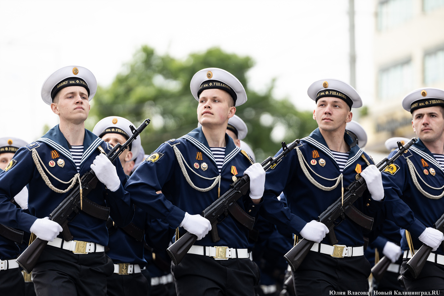 Как проходил Парад Победы в Калининграде (фото)