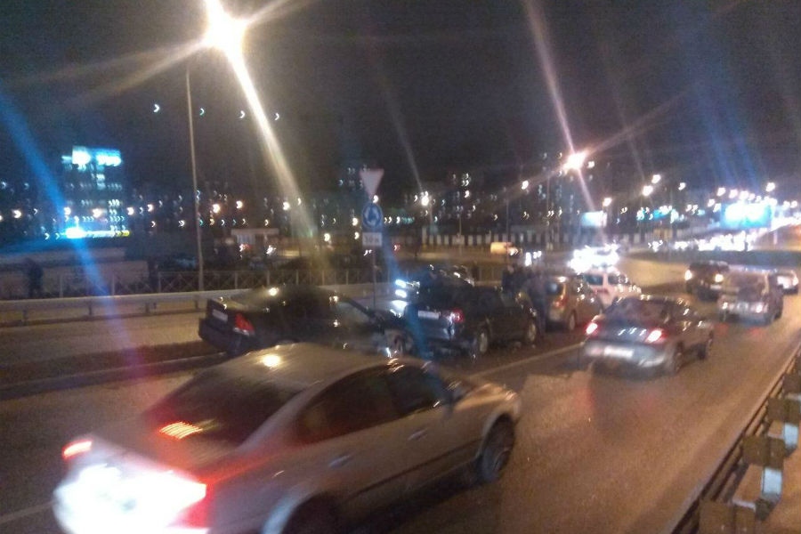 В ГИБДД назвали причину массового ДТП на ул. Гайдара