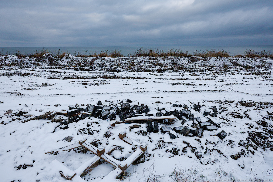 «Забор уходит в море»: на зеленоградском побережье началось строительство нефтепровода (фото)