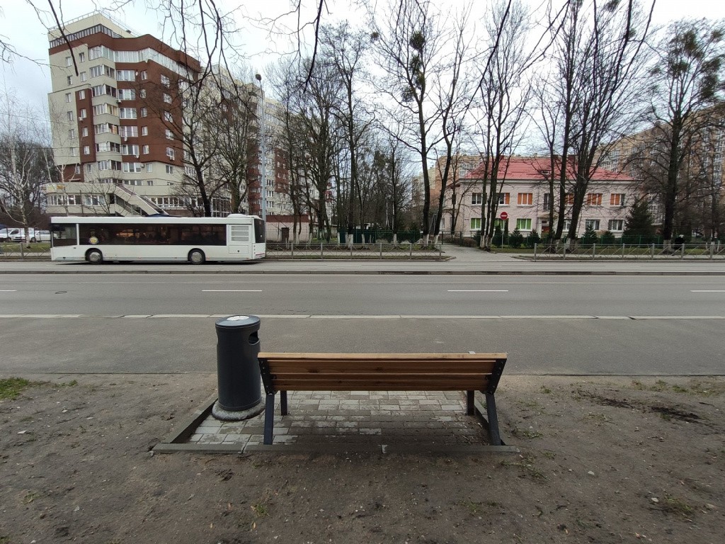 скамейки на Гагарина